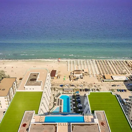 Tropicana - Infinity Pool & *